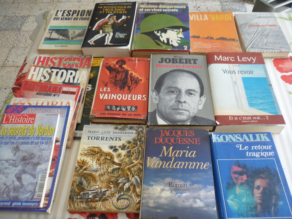 Grande quantit&eacute; de livres guerre, litt&eacute;rature.. Livres et BD