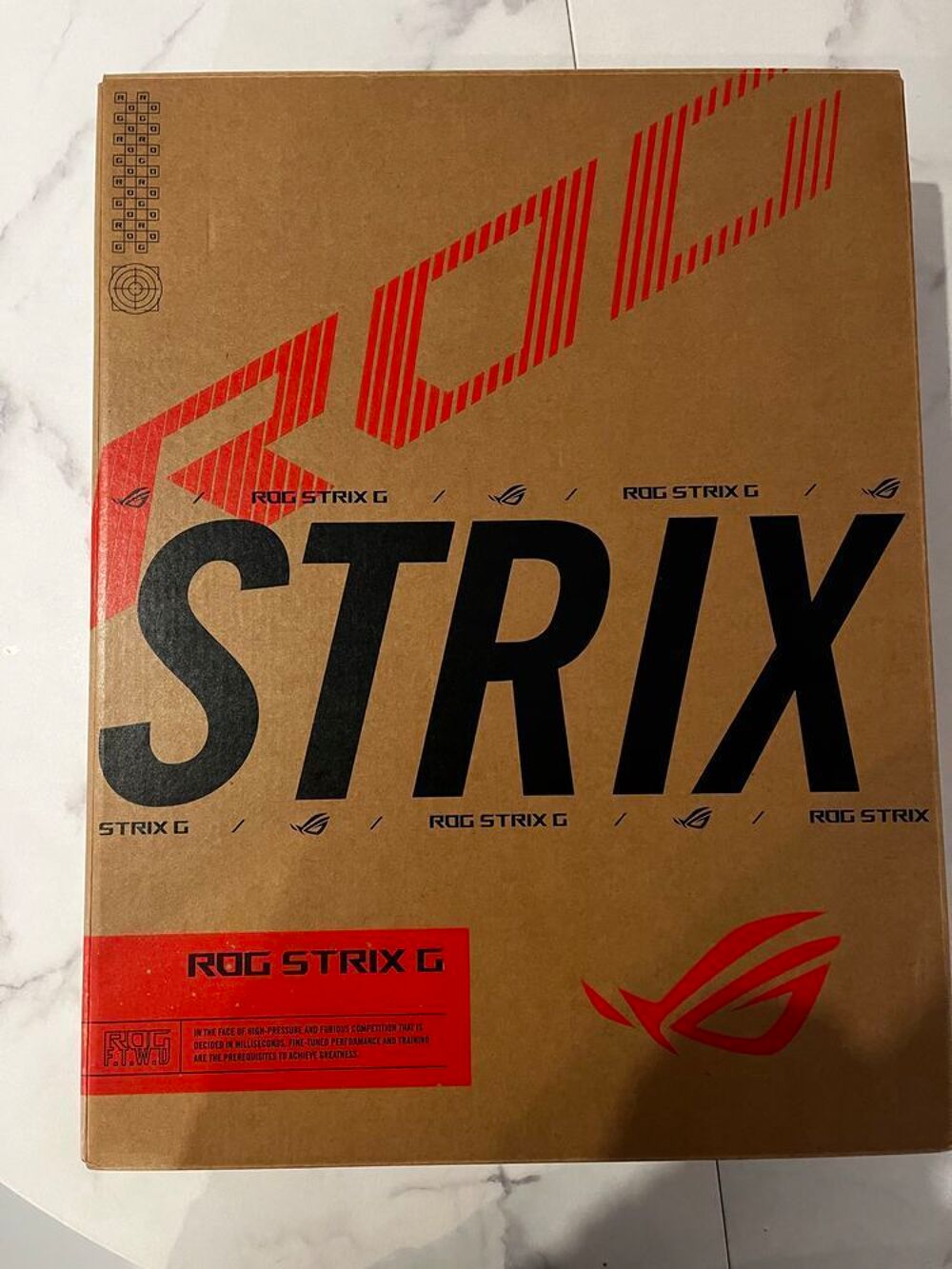 PC Gamer ASUS ROG Strix G18 G814JV-N5179W Matériel informatique