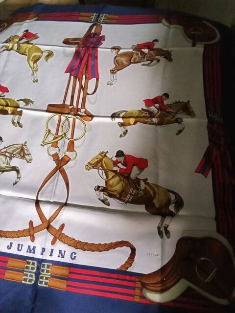 FOULARD SOIE HERMÈS  ANNÉE 1971 0 Saint-Jean-de-Luz (64)