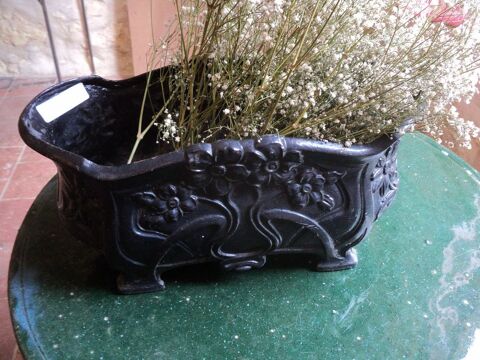 Grande Jardini�re Fonte �maill�e Noire, Art Nouveau. 90 Loches (37)