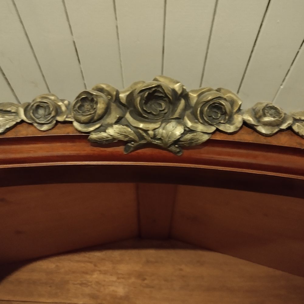 Armoire style louis XV en bois de rose marquet&eacute;e Meubles