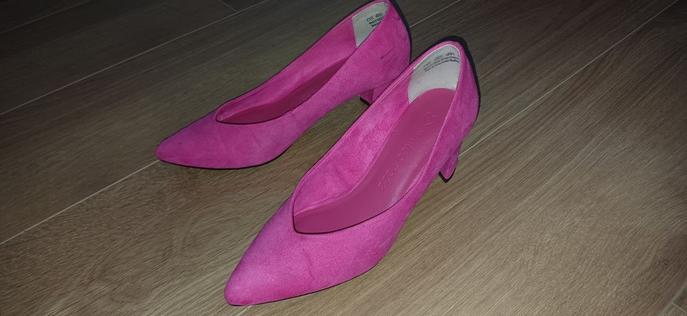 chaussures fuschia pointure 37
Chaussures