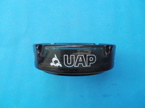 Cendrier publicitaire UAP en verre fum� 5 Montauban (82)