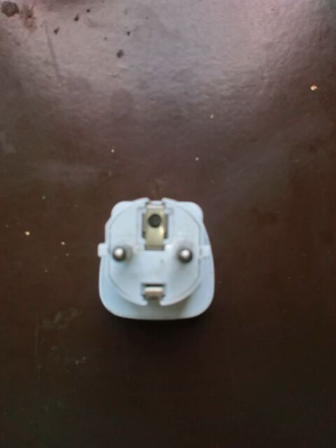 ADAPTATEUR PRISE UK FR 10 Battrans (70)