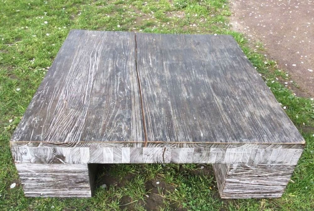Grande table basse en bois massif 100x100cm Meubles