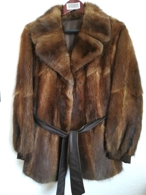 Veste en v�ritable fourrure de rat musqu� (excellent �tat) 249 Strasbourg (67)