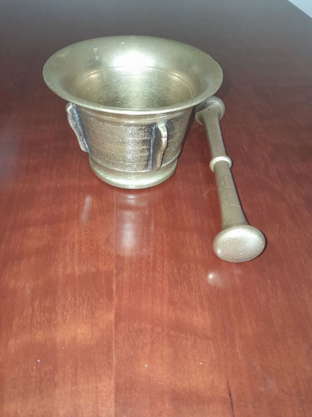 Mortier antique apothicaire Bronze XVII si&egrave;cle. D�coration