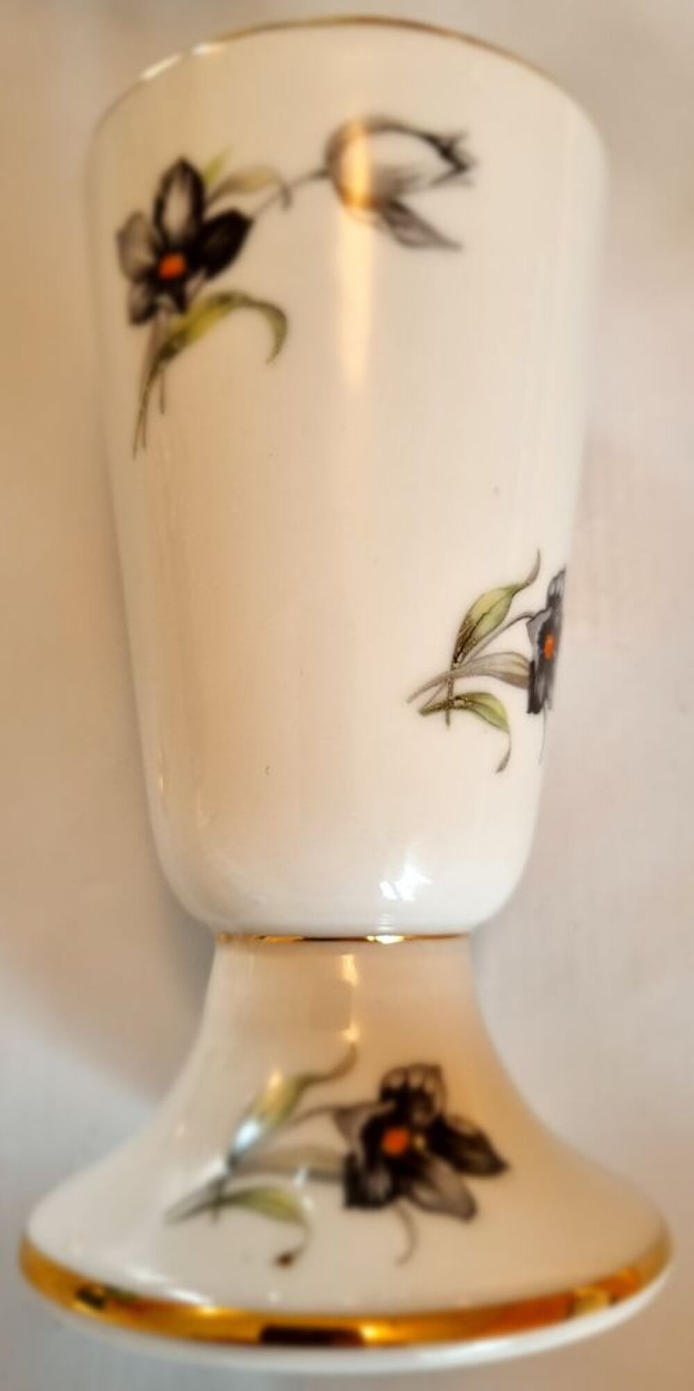 Ancien service de 5 Mazagran et 6 cuill&egrave;res en porcelaine 