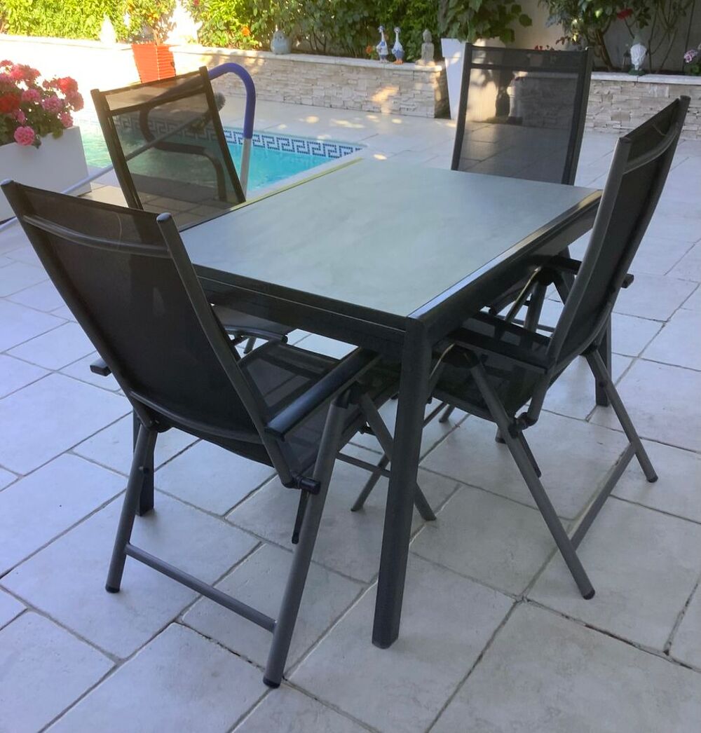 TABLE &amp; FAUTEUILS DE JARDIN Meubles