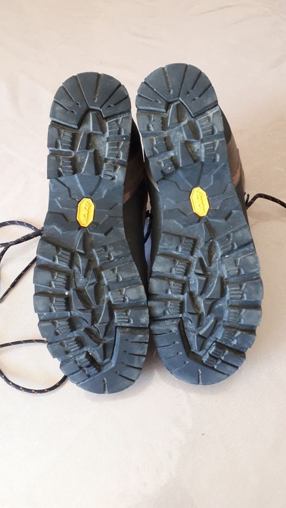 Chaussures de randonn&eacute;e femme Chaussures