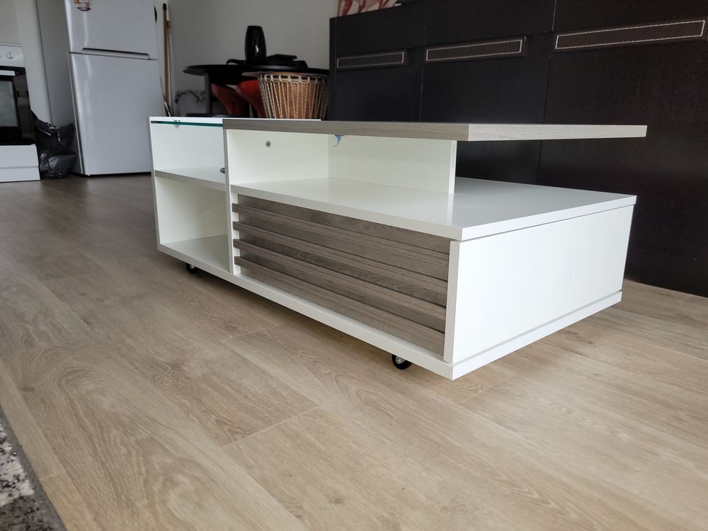 Tr&egrave;s belle table basse de salon exc&eacute;llent &eacute;tat prix 
180 eur Meubles