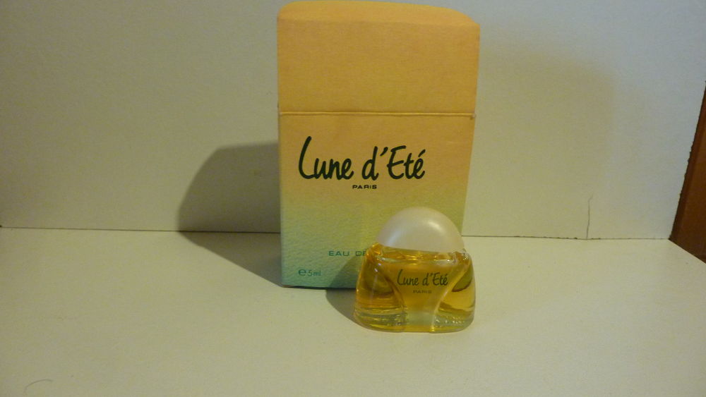 Miniature de parfum REMY LATOUR 