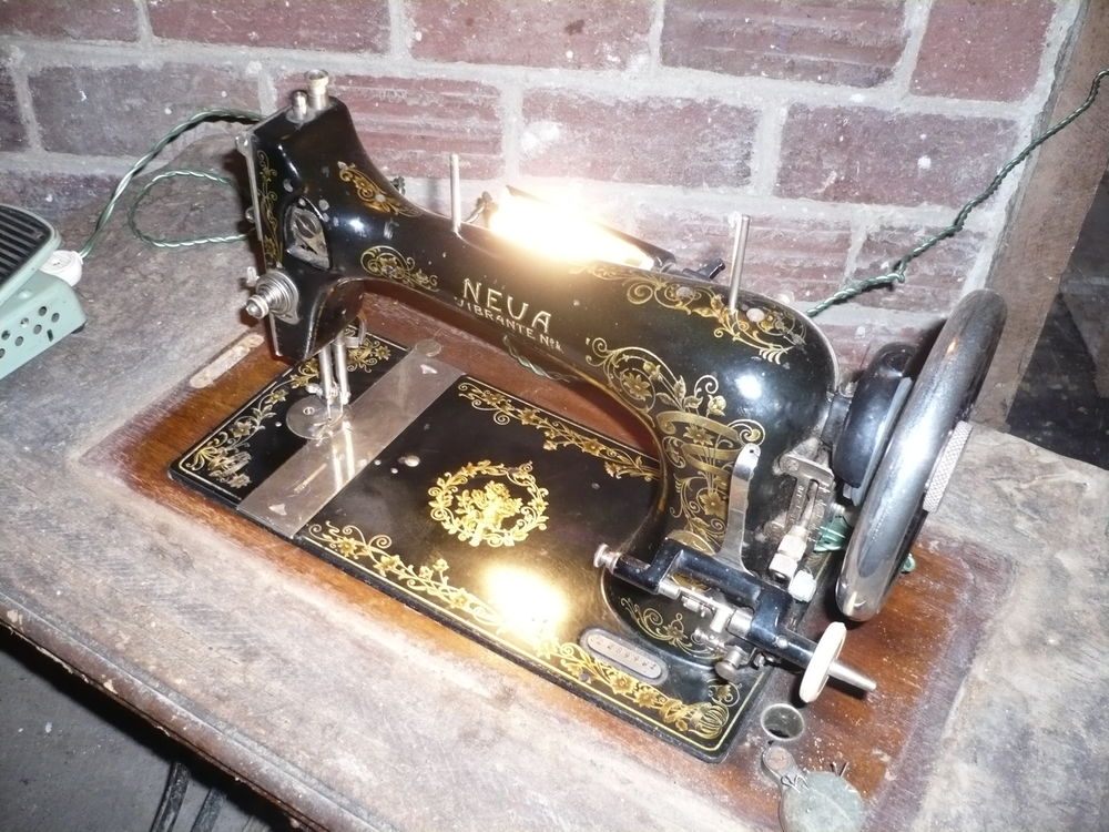 machine a coudre Vintage ann&eacute;es 20/50 