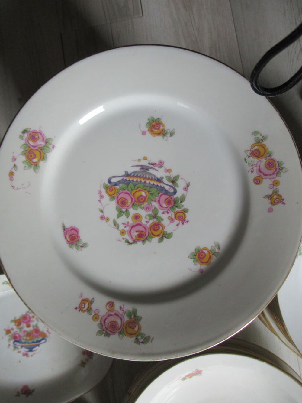 Ensemble de 60 pi&egrave;ces de vaisselle Art D&eacute;co, &eacute;tat tr&egrave;s bon. Décoration