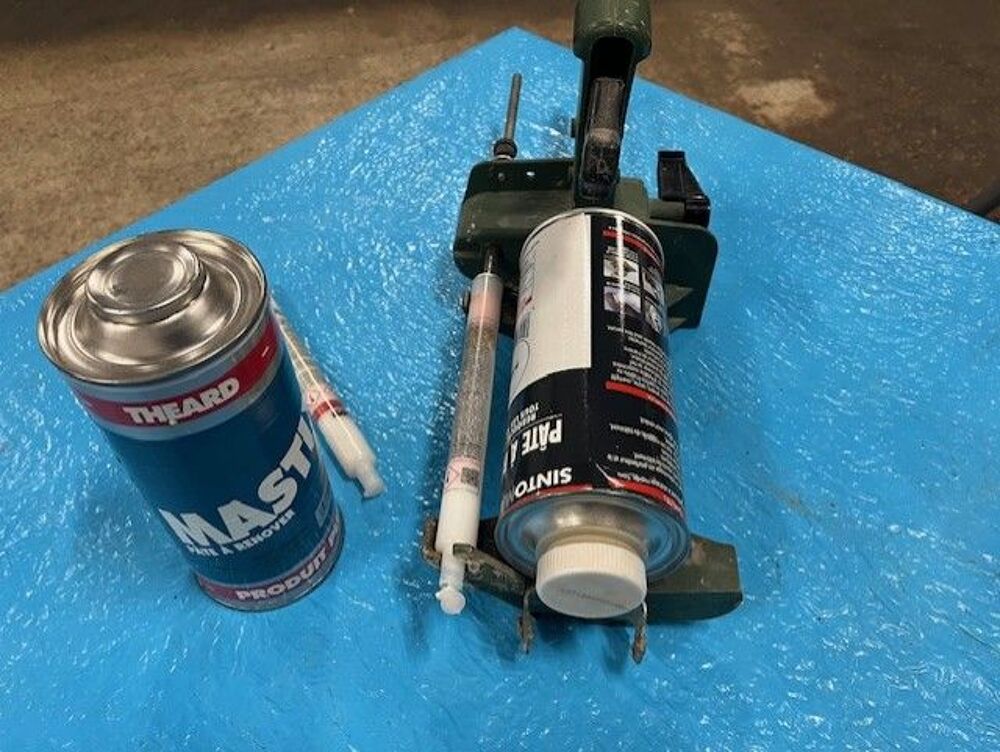 Pistolet doseur theard pour bi composant. Bricolage