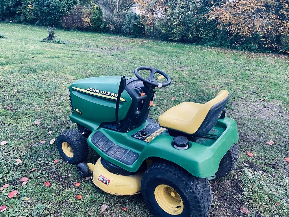 John Deere LT 166 Jardin
