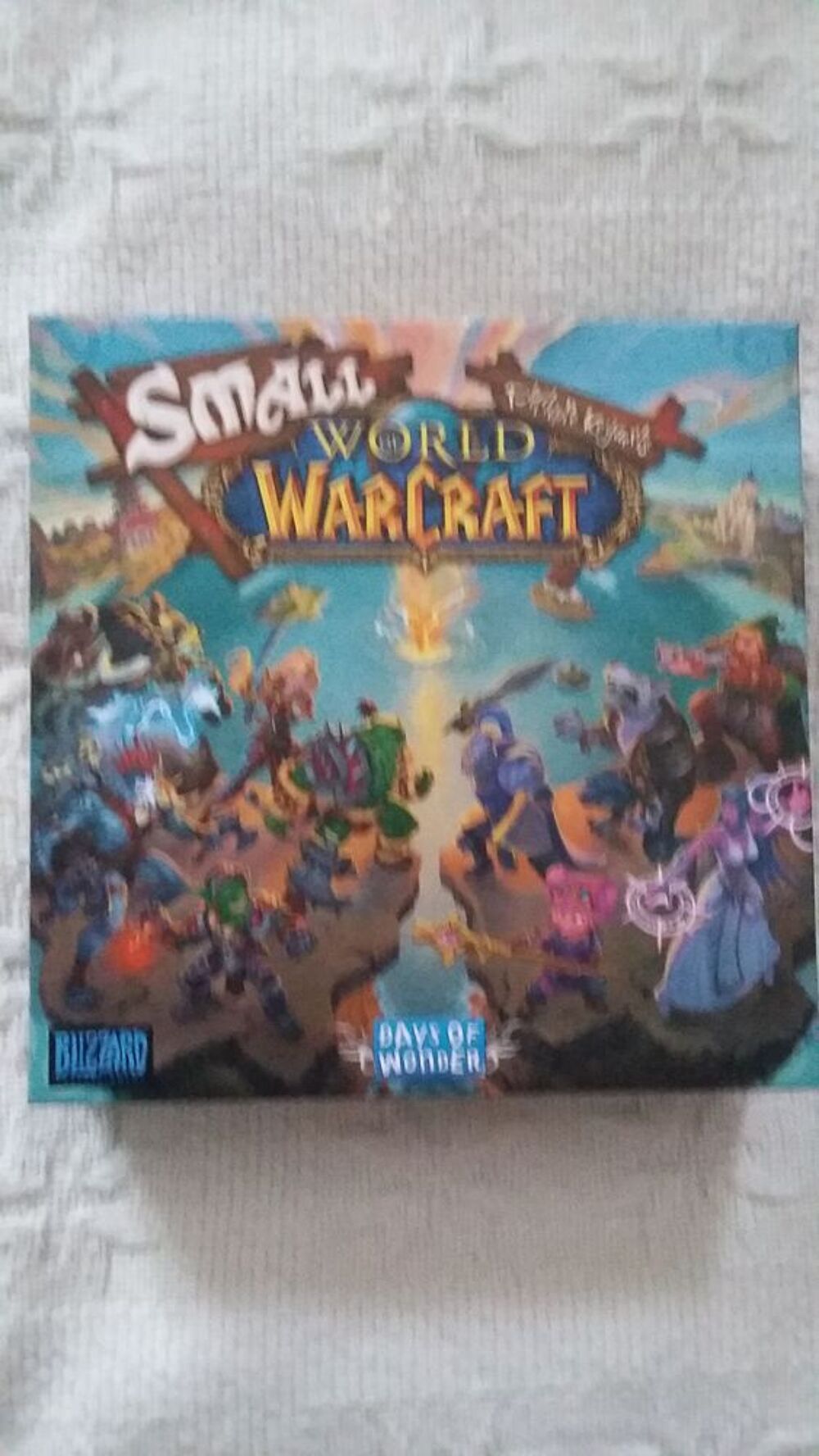 Small world of Warcraft (1&eacute;re version avec le set de d&eacute;s off Jeux / jouets