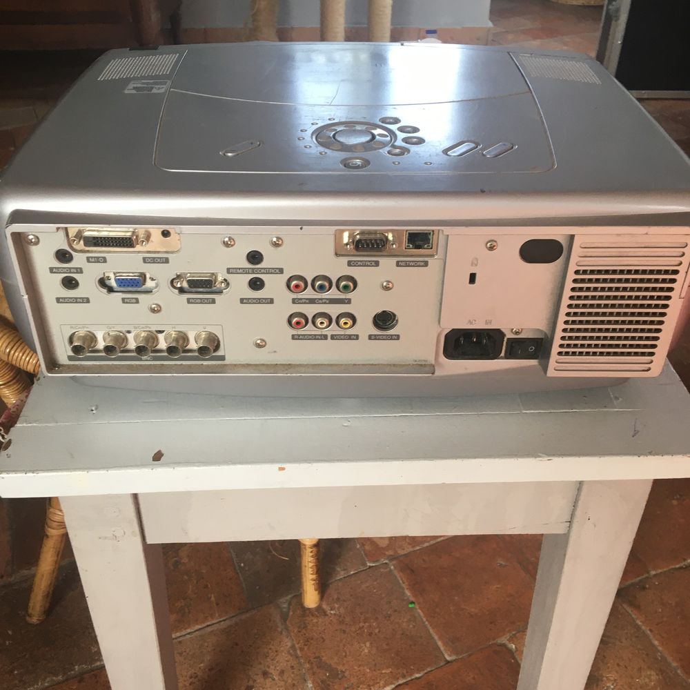 Vid&eacute;oprojecteur CP-X 1250 Hitachi Photos/Video/TV