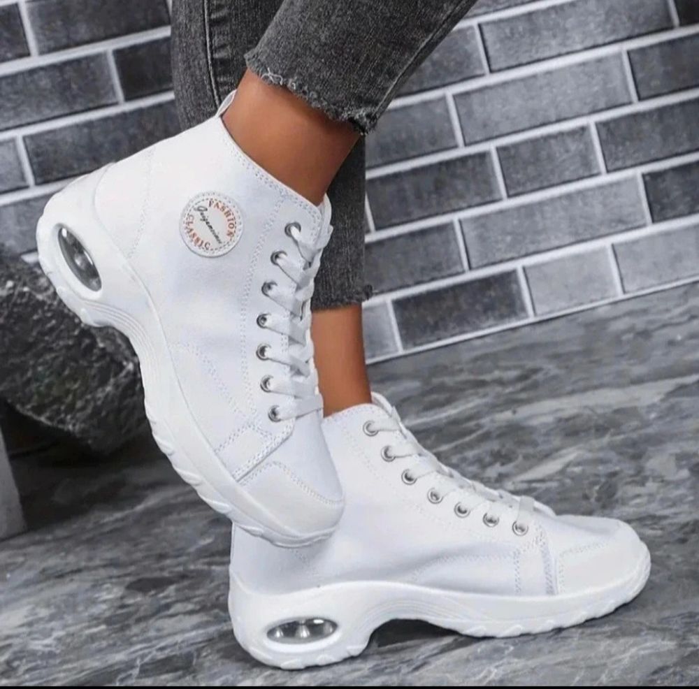 Magnifique baskets blanches Chaussures
