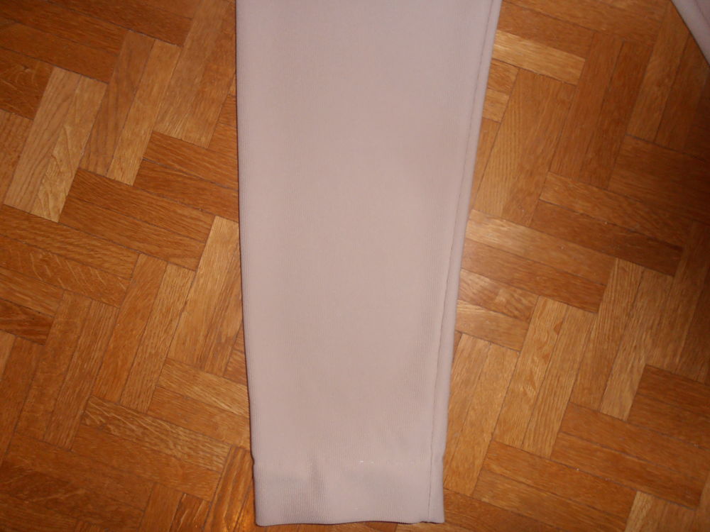 Cale&ccedil;on beige Vtements