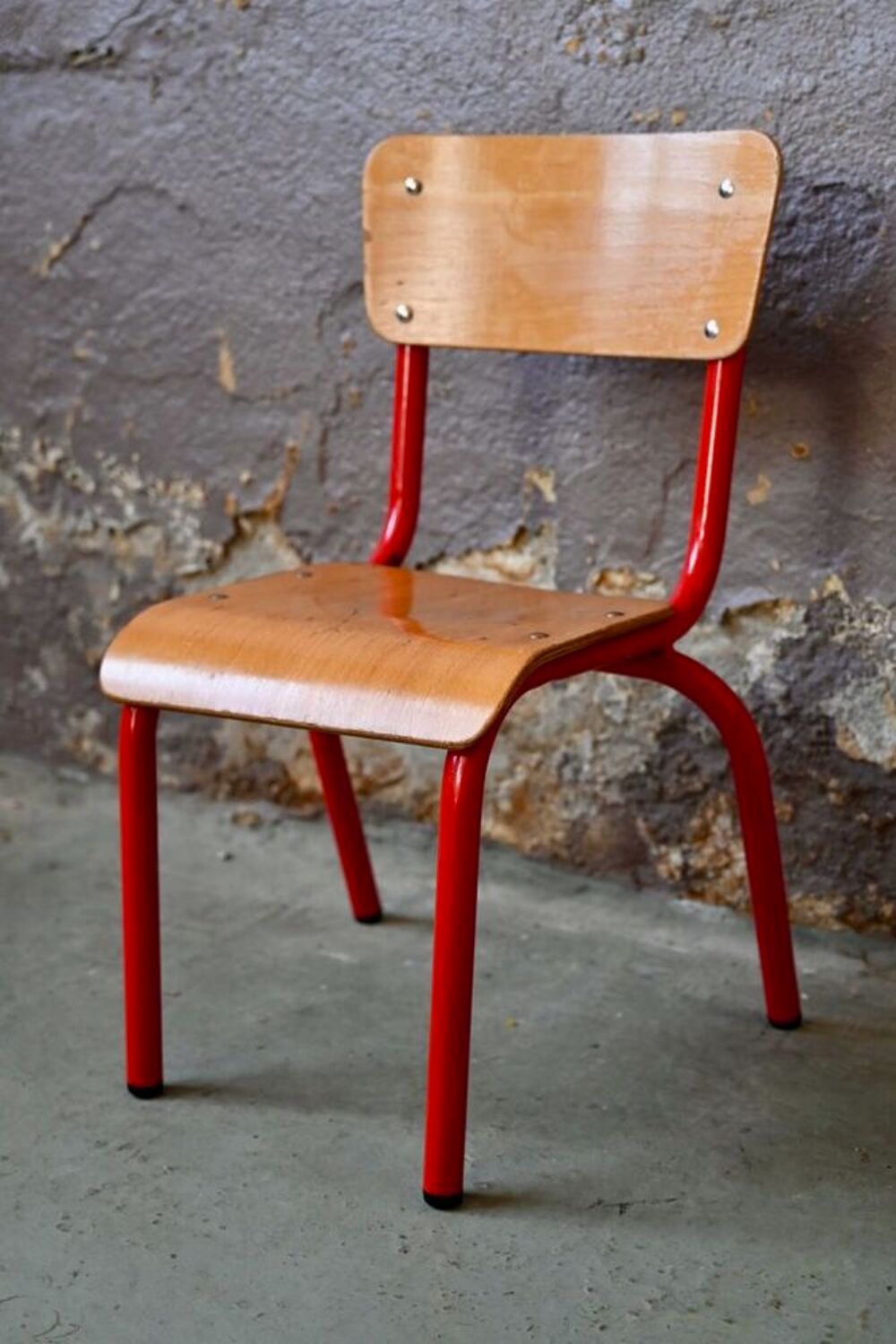 Petite chaise d'&eacute;cole enfant en bois et m&eacute;tal rouge vintage Meubles
