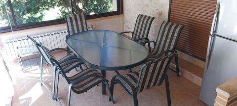 TABLE OVALE et 6 CHAISES Int�rieur, Ext�rieure. 160 Penne-d'Agenais (47)