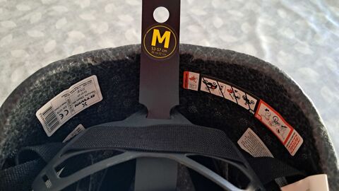 casque de vélo de la marque b.Twin de Décathlon Puget-sur-Argens (83)