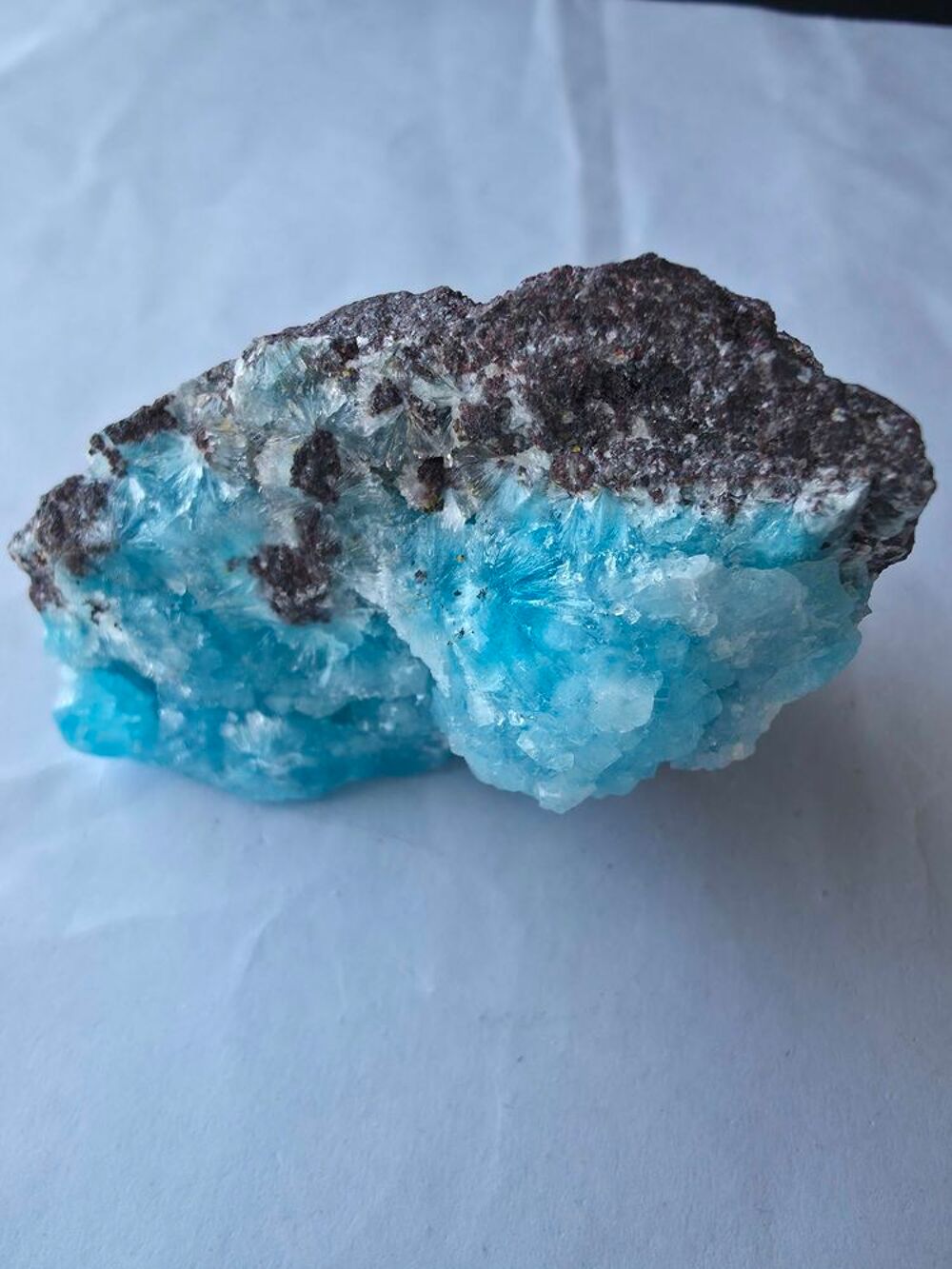 Cristal H&eacute;mimorphite Bleu Electrique sur Matrice-6,7 cm 