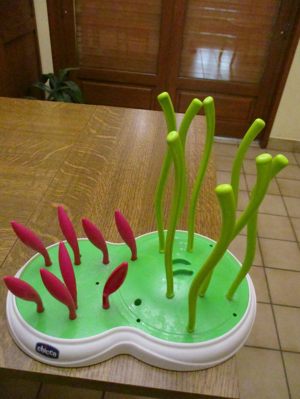&eacute;gouttoir &agrave; biberons et t&eacute;tines de chez CHICCO Puriculture
