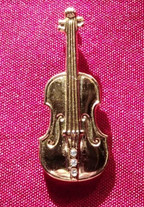 Broche en forme de violon 5 Avermes (03)
