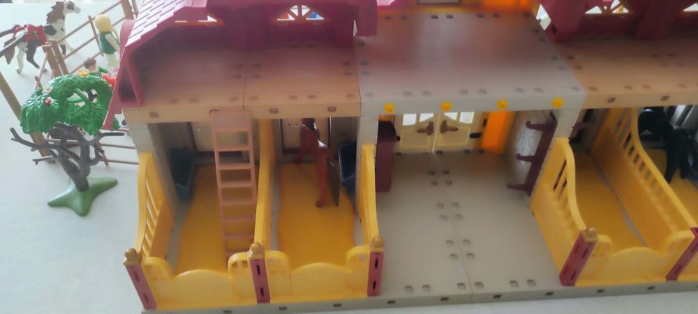 Playmobil Country 5221 Grand Haras box chevaux et enclos Jeux / jouets