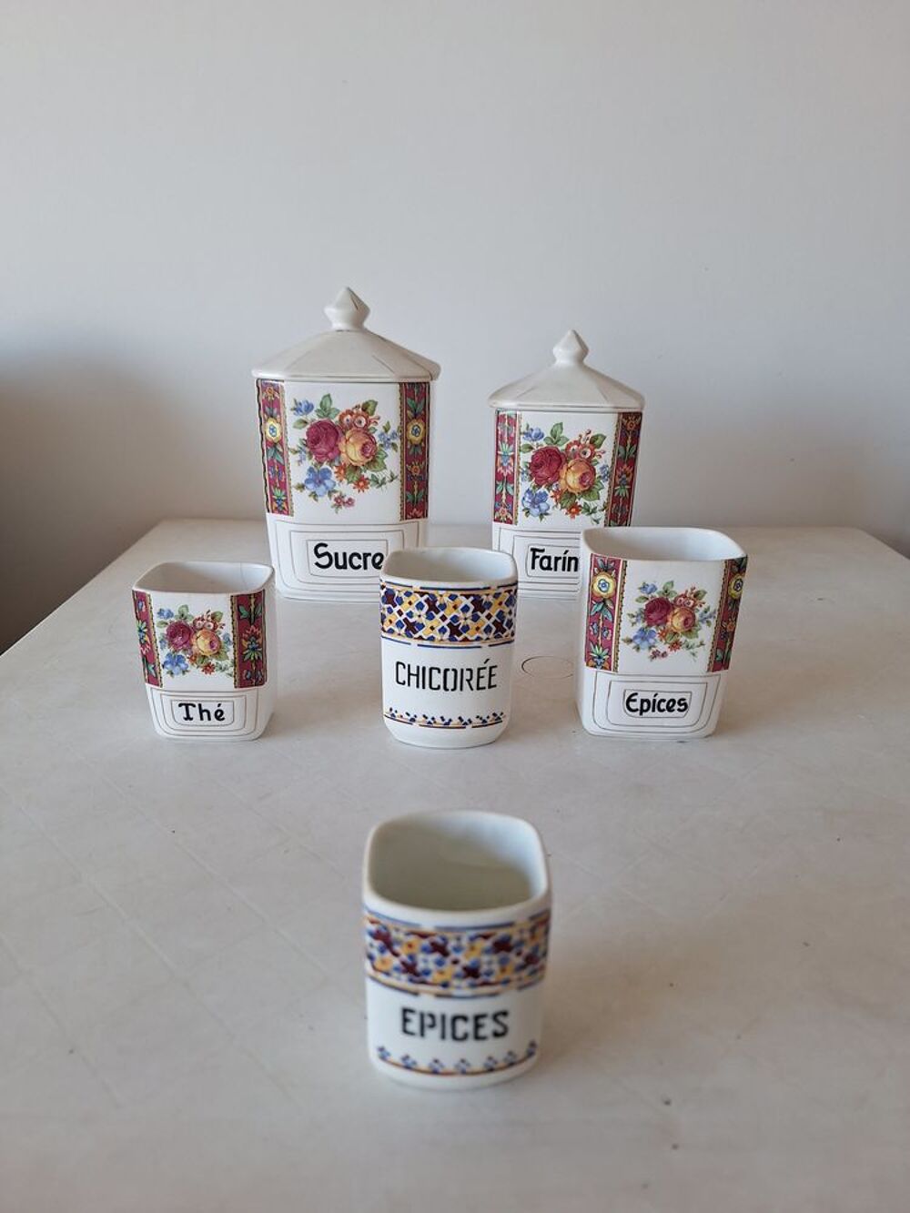 Lot de 6 pots "vintage" en porcelaine Décoration