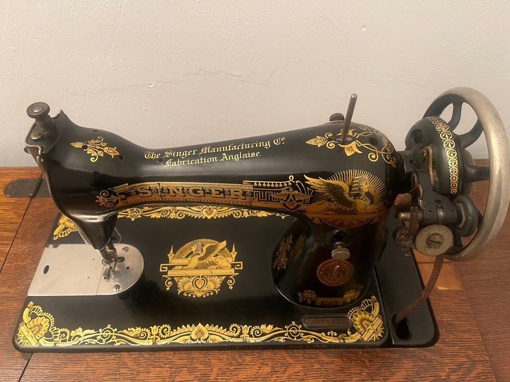 Machine &agrave; coudre ancienne SINGER Y2930074 