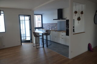  Appartement à louer 4 pièces 128 m²