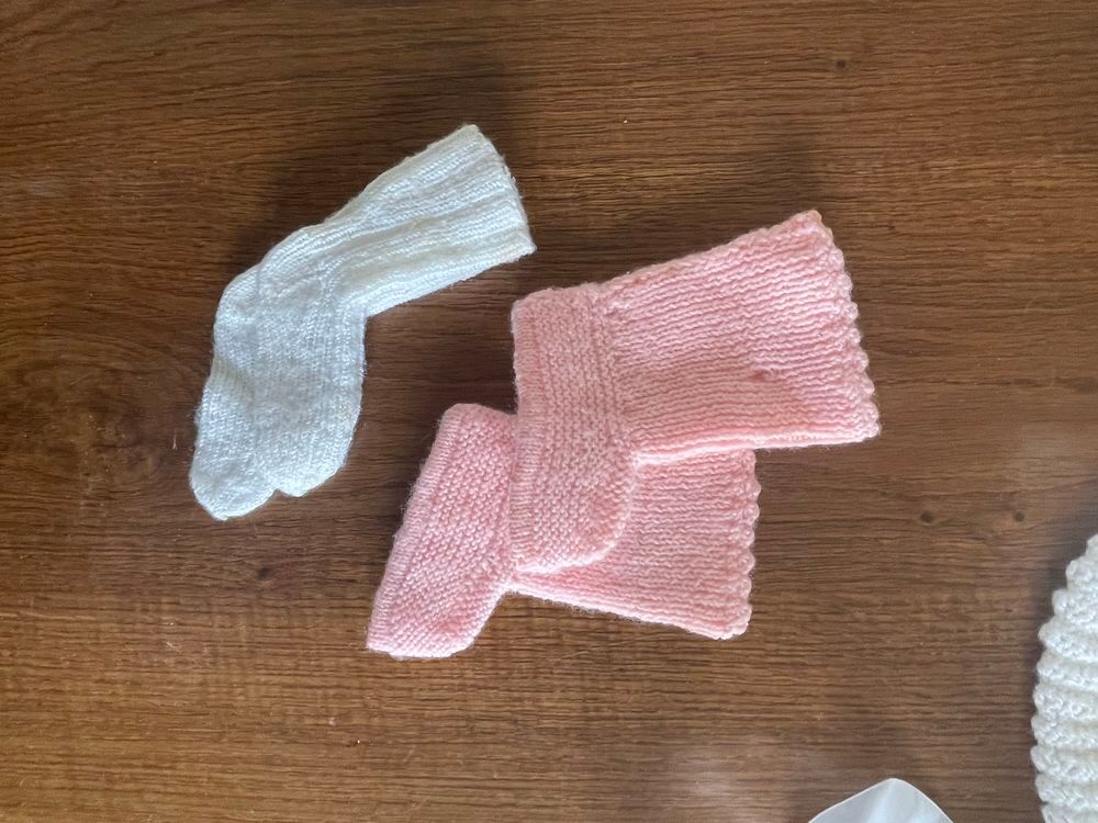 chaussons naissance b&eacute;b&eacute;s. laine. Vêtements enfants