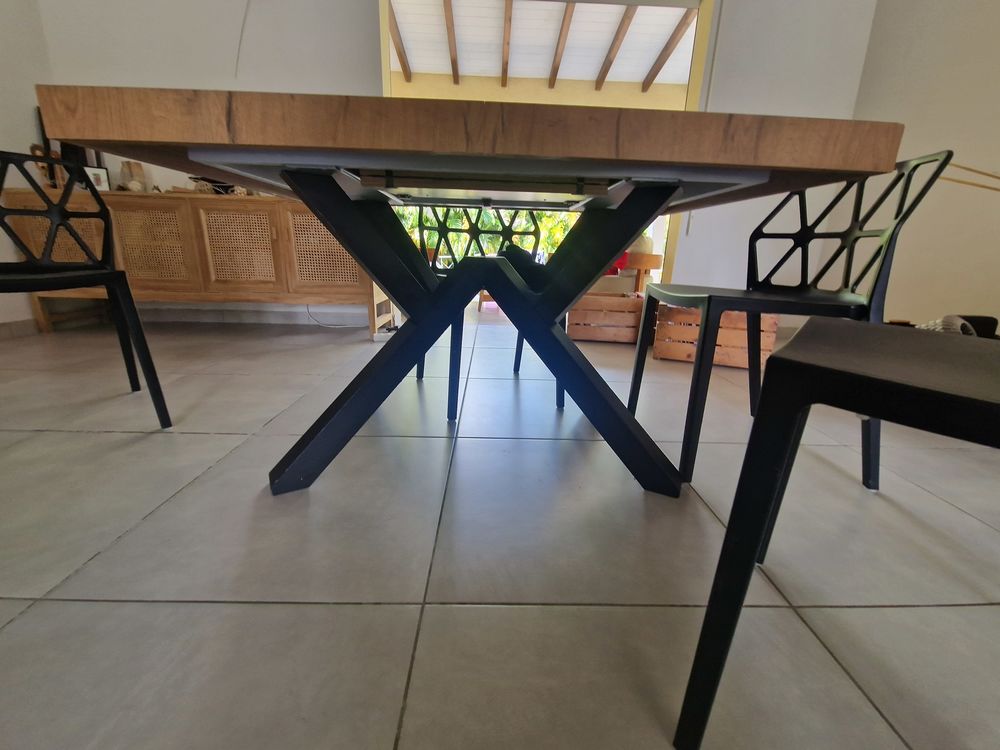 un ensemble salle &agrave; manger int&eacute;rieur Meubles