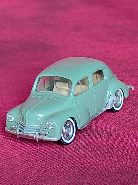 Voiture miniature Renault 4CV vert d'eau 15 Avermes (03)
