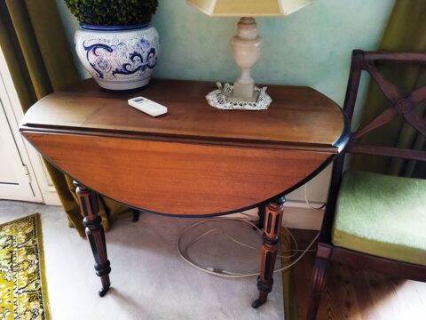 table en bois massif, avec les deux cts rabattable, sur ro 70 Nice (06)