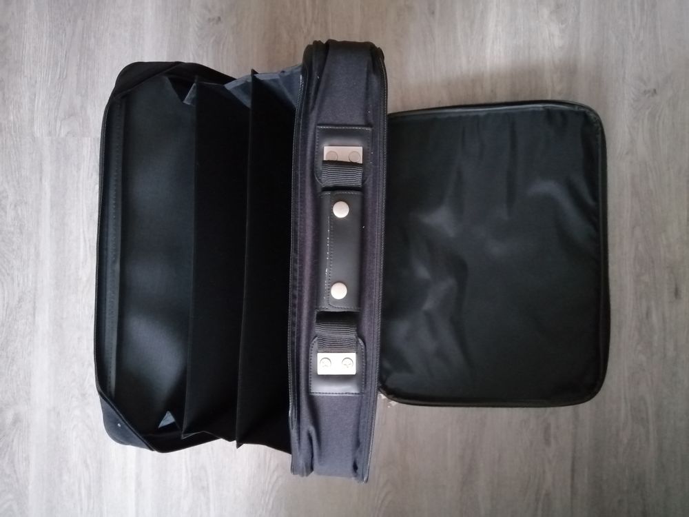 SACOCHE NOIRE EN TOILE NEUVE POUR ORDINATEUR Matériel informatique