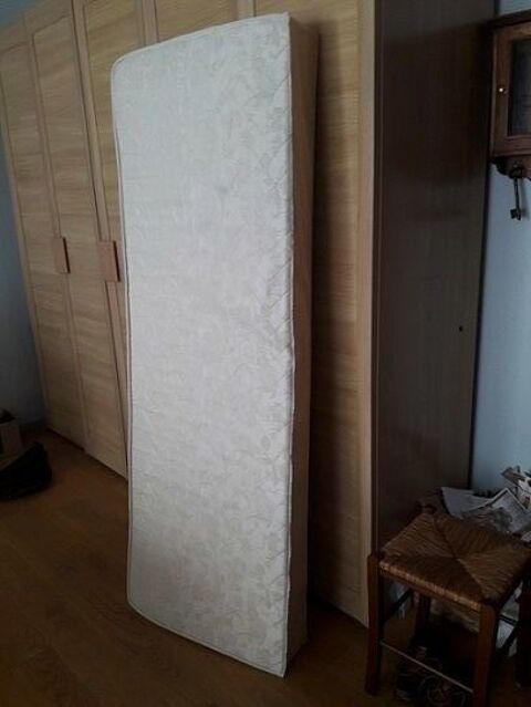 matelas  peu servi une place 65x185x18 cm 4 Tours (37)
