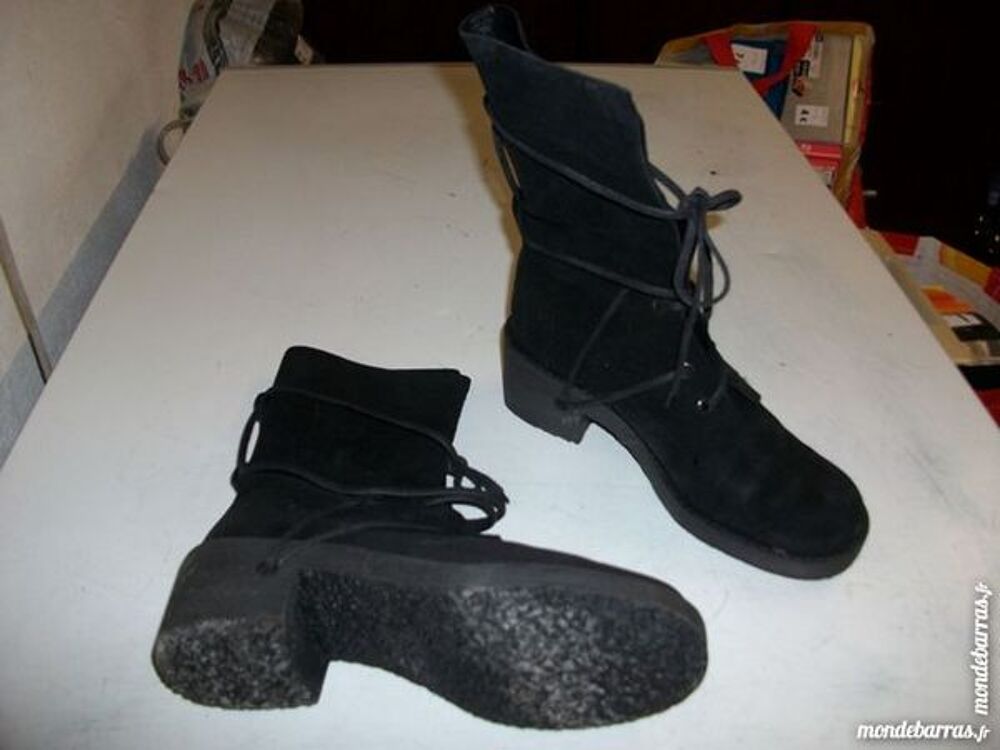 Bottines Noires &agrave; lacets entrecrois&eacute;s pt 38-neuves Chaussures