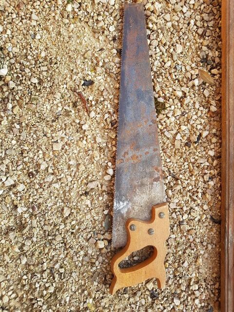 Scie  main ancienne, manche en bois, en l'tat 15 Mouxy (73)