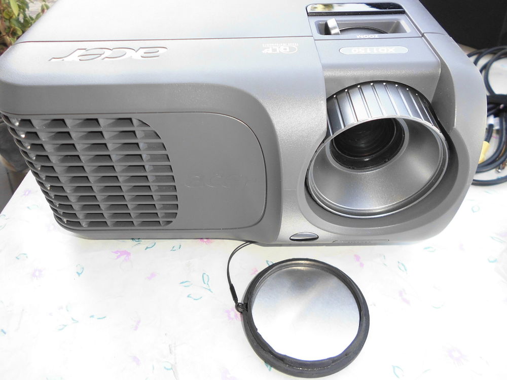 projecteur de la marque ACER Photos/Video/TV