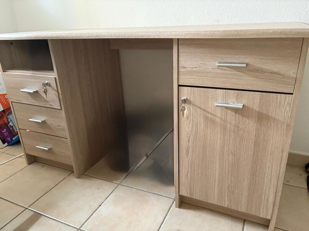 Bureau de travail Meubles