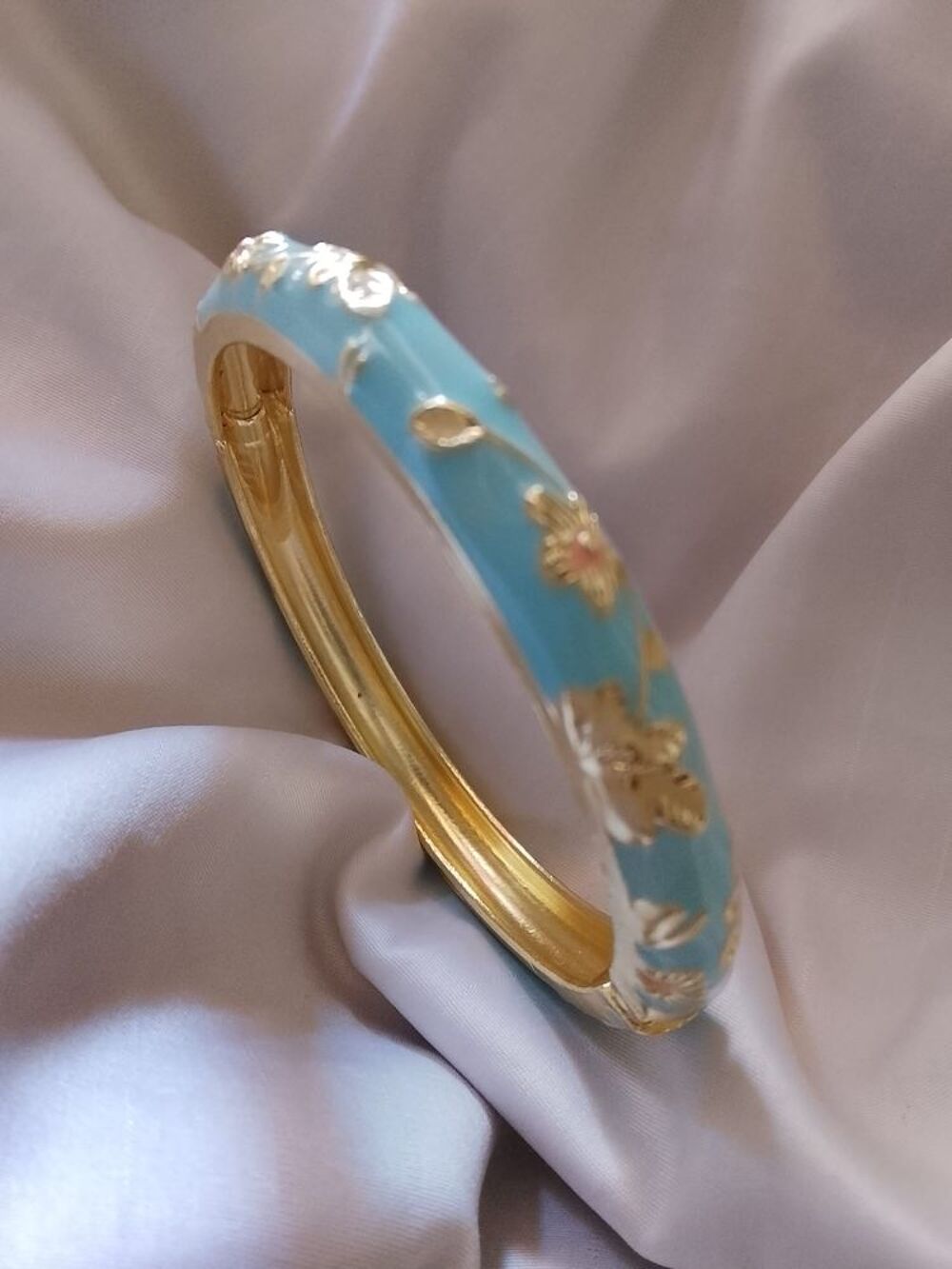Bracelet jonc tha&iuml;landais Bijoux et montres