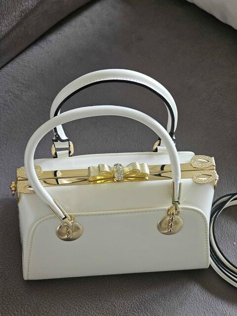 sac �  main neuve 25 Morhange (57)