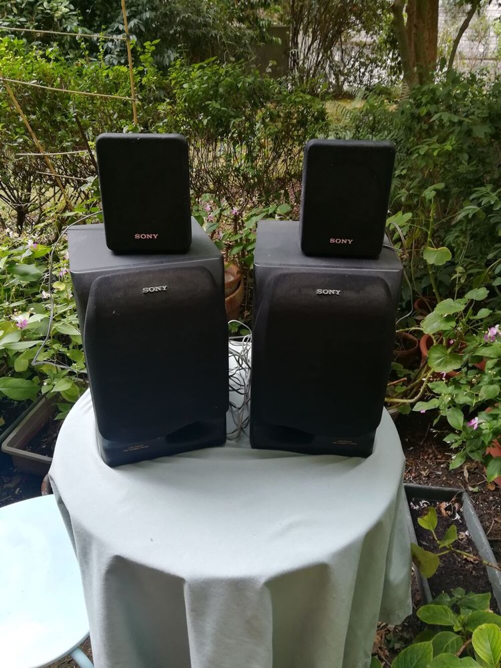 4 baffles Sony pour cha&icirc;ne Hi-Fi Audio et hifi