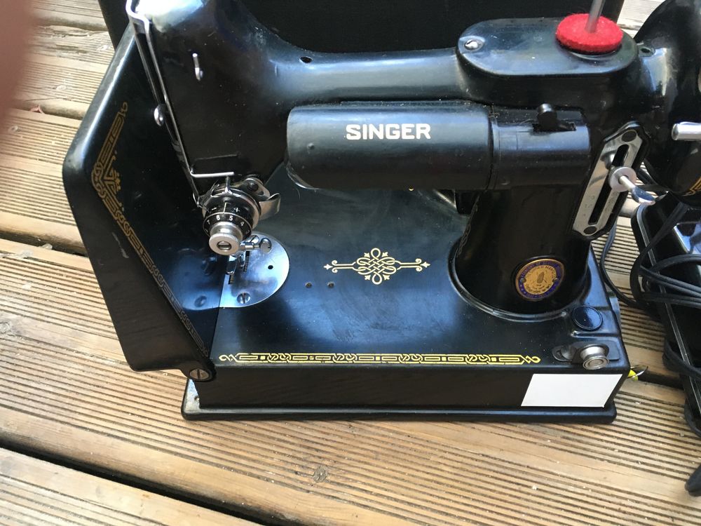 Machine &agrave; coudre singer Electroménager