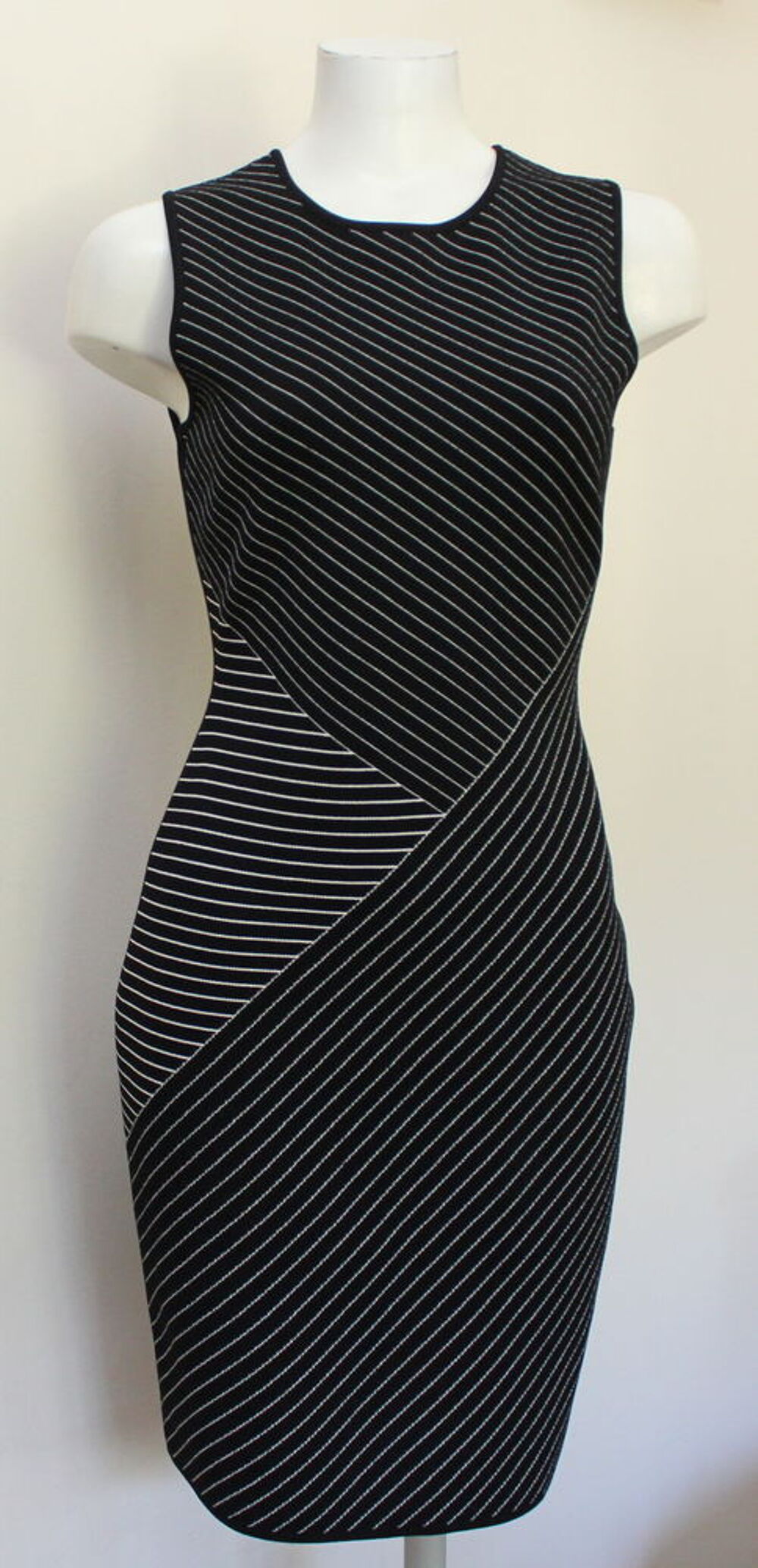 Robe g&eacute;om&eacute;trique noir et blanc ALEXANDER WANG T.M Vêtements