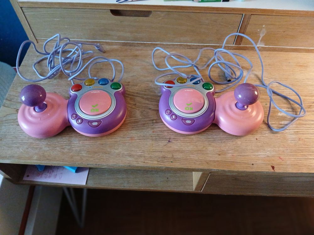 CONSOLE DE JEU VID&Eacute;O V.SMILE + 7 JEUX Consoles et jeux vidéos